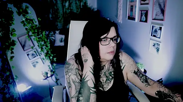 CharliBlackwood stripchat live cam model