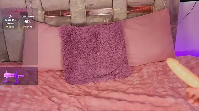ValentinaValvet stripchat live cam model