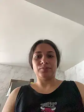emmilyRoss stripchat live cam model