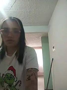 Yaumiko stripchat live cam model