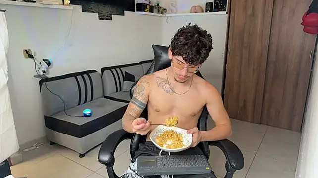 Kisan_Smith stripchat live cam model