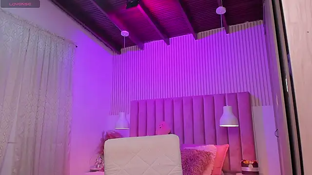 ScarlettDreamss7 stripchat live cam model