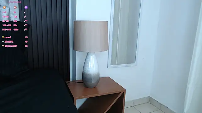 Zahra_milks stripchat live cam model