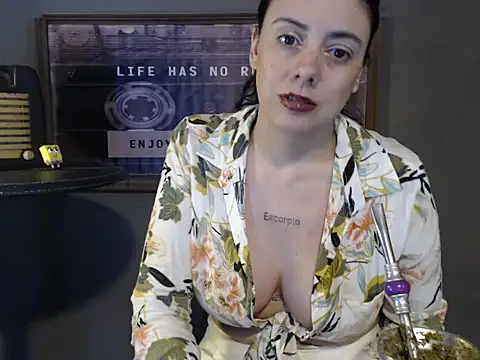 Mickyta stripchat live cam model