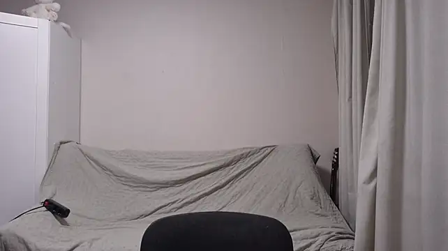 BloomMoon stripchat live cam model