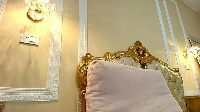 AuroraRenard stripchat live cam model
