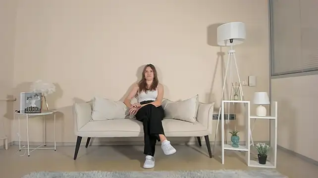 InellLizardi stripchat live cam model