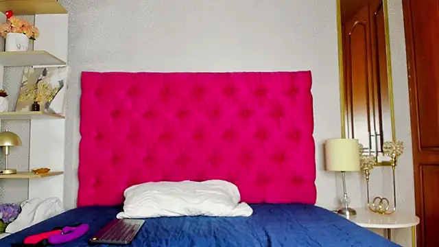 lexy_moore stripchat live cam model