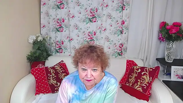YourHotGranny stripchat live cam model