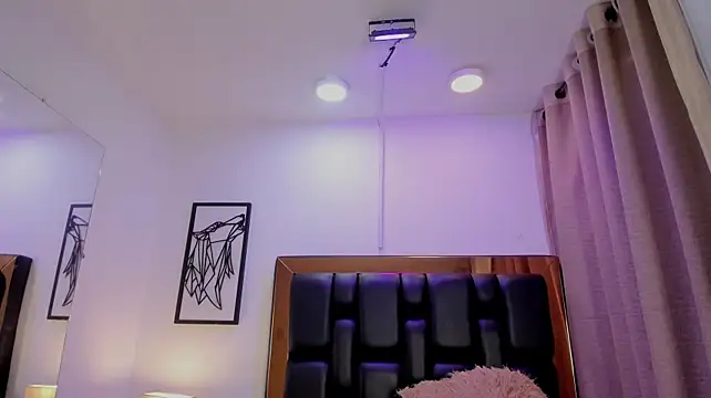 Domina0 stripchat live cam model