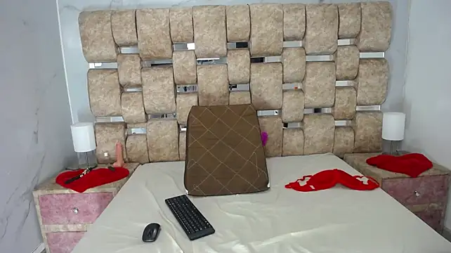 LunaySebastian stripchat live cam model