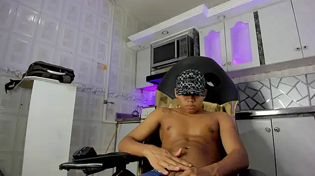 Elio_kai1 stripchat live cam model