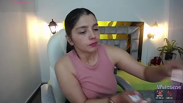 issa__nassar stripchat live cam model