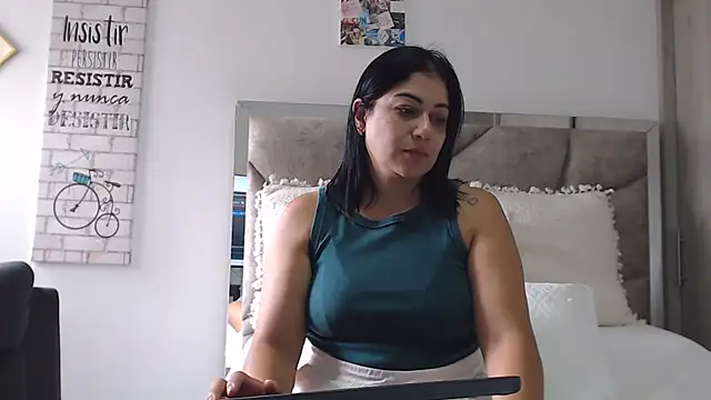 EmilyPeytonn stripchat live cam model