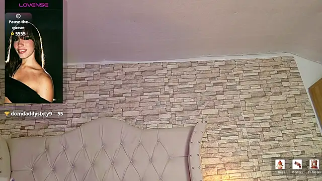 Sara-Smith- stripchat live cam model