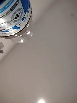 lauflor stripchat live cam model