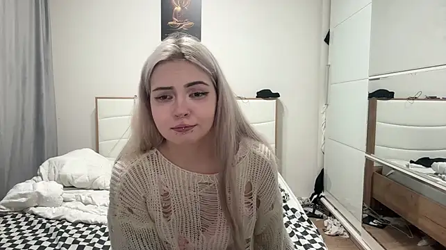 KatheScale stripchat live cam model