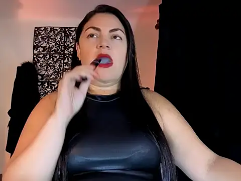 KellyDome stripchat live cam model