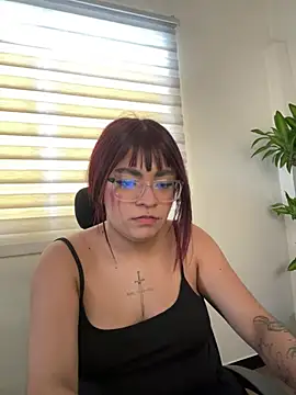 AngieRousse stripchat live cam model