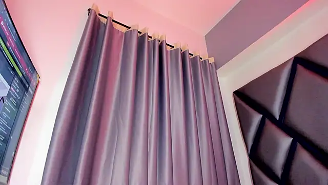 Bby-pink stripchat live cam model