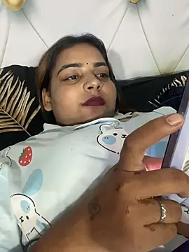 Aayra_Joshi stripchat live cam model