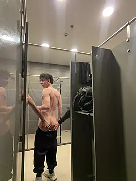 yoursexyjose stripchat live cam model