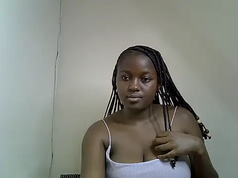 Sexy_shanaya5 stripchat live cam model