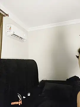 Milf-lolo stripchat live cam model