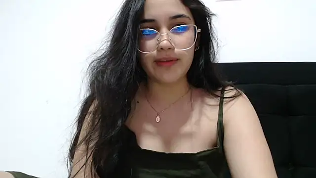 InocentHeaven1 stripchat live cam model