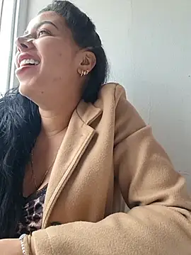 Luianna stripchat live cam model