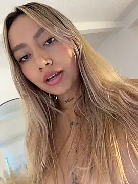 amanda-medrano1 stripchat live cam model
