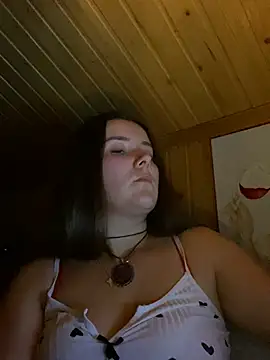 mewKate stripchat live cam model