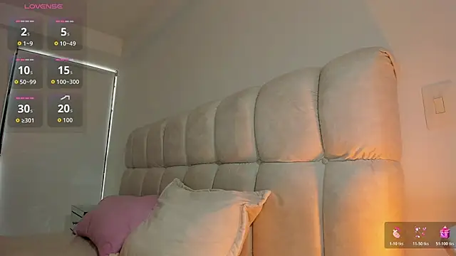 rouse__hallberg stripchat live cam model