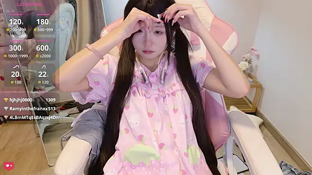 Qiqiiii-05 stripchat live cam model