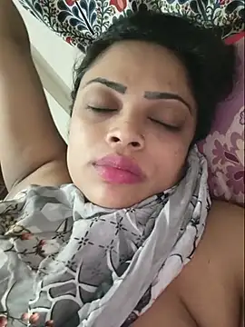 Pinky-2 stripchat live cam model