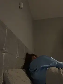 Poppylooloo stripchat live cam model