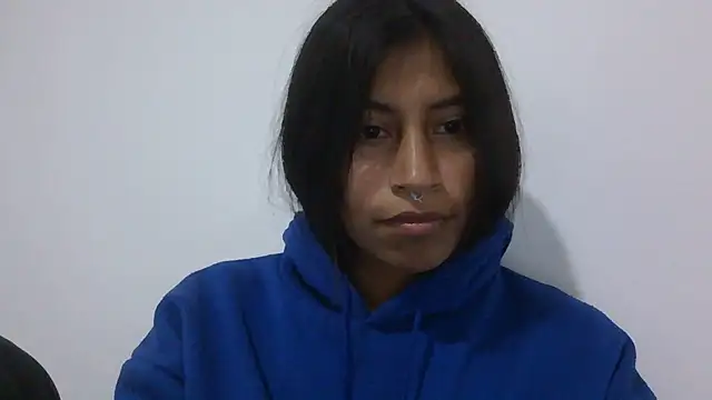 Pocahontas_Honey stripchat live cam model