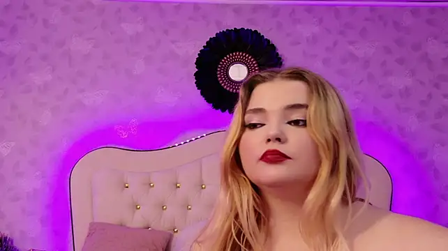 CurvyAly stripchat live cam model