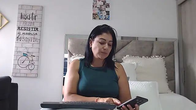 EmilyPeytonn stripchat live cam model