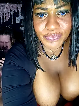 AmazonianMistress stripchat live cam model