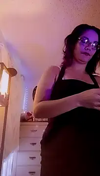 MamaB88 stripchat live cam model