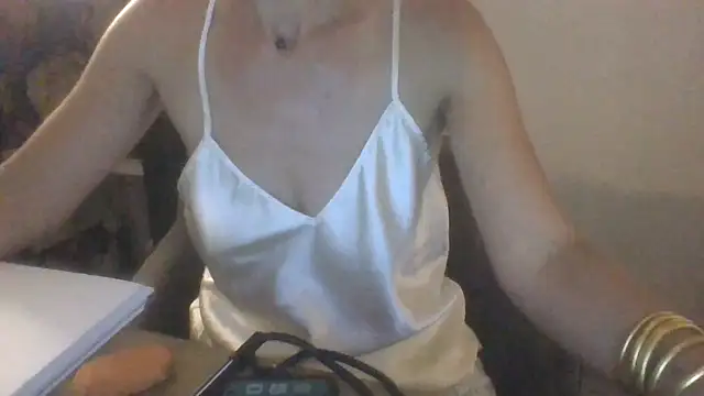 Karinette25 stripchat live cam model