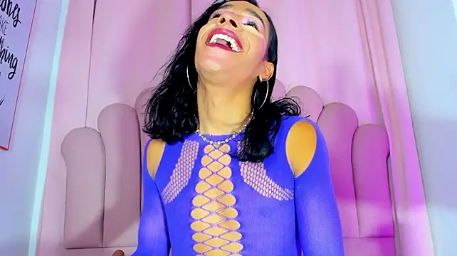 NicoleMadrird stripchat live cam model