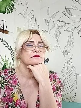Catty_Lady stripchat live cam model