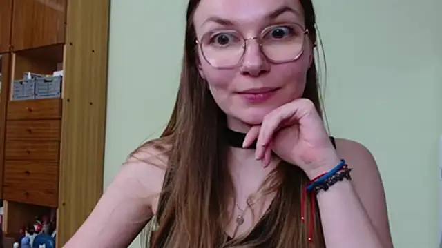 LooveELLYx stripchat live cam model