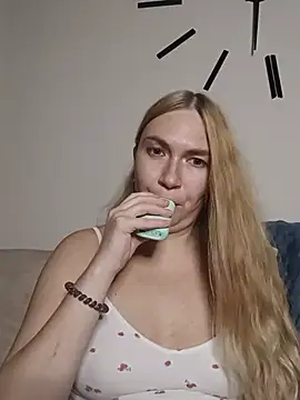 KisaVixen stripchat live cam model