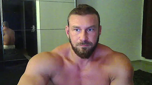 muscularkevin stripchat live cam model