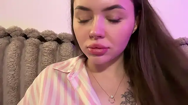 AlmaryKim stripchat live cam model