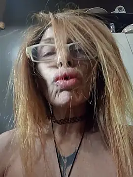 FrozenWaffle stripchat live cam model