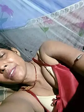Savita992 stripchat live cam model